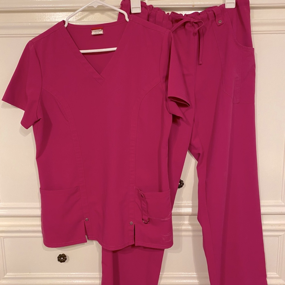 Dickies Magenta scrub set